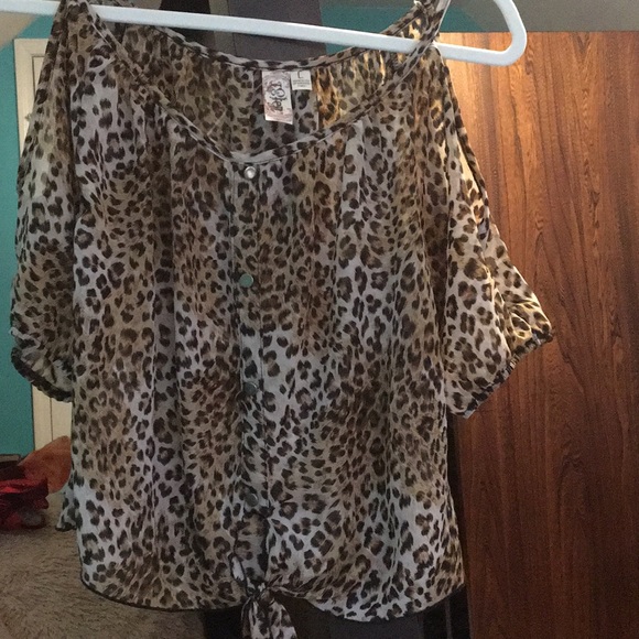 Cheetah print top - Picture 1 of 2